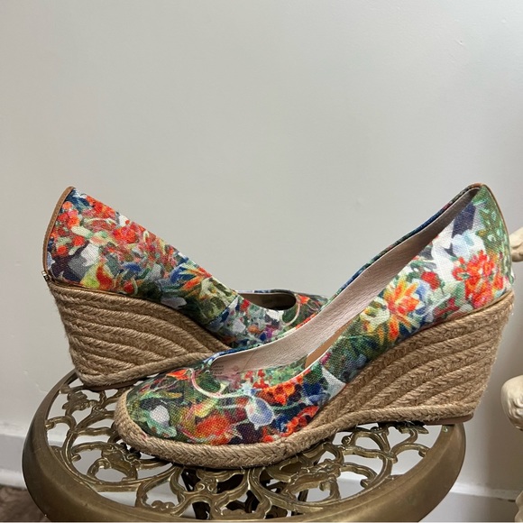 🥂3/$50 Louise et Cie Floral Jamie Espadrilles Wedges size 7 - Picture 7 of 7